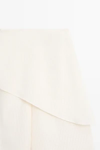 Total look textured skort