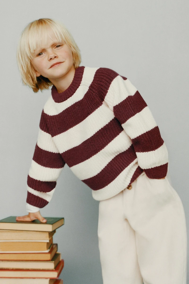 PULL EN MAILLE AVEC LAINE RAYURES