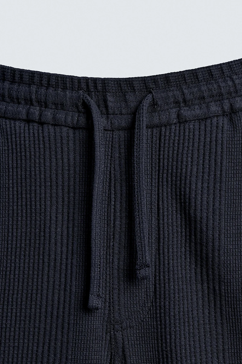 RELAXED FIT STRUCTURED SHORTS