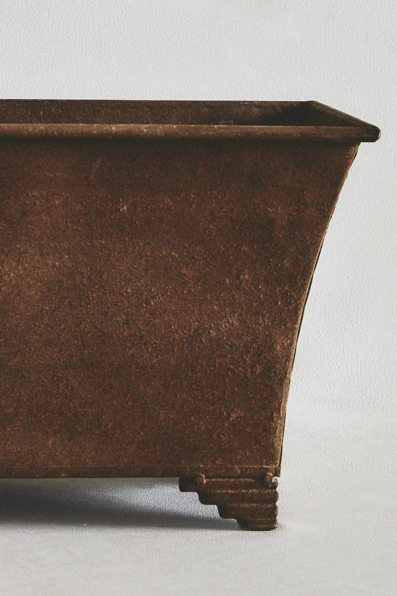 IRON PLANT POTS