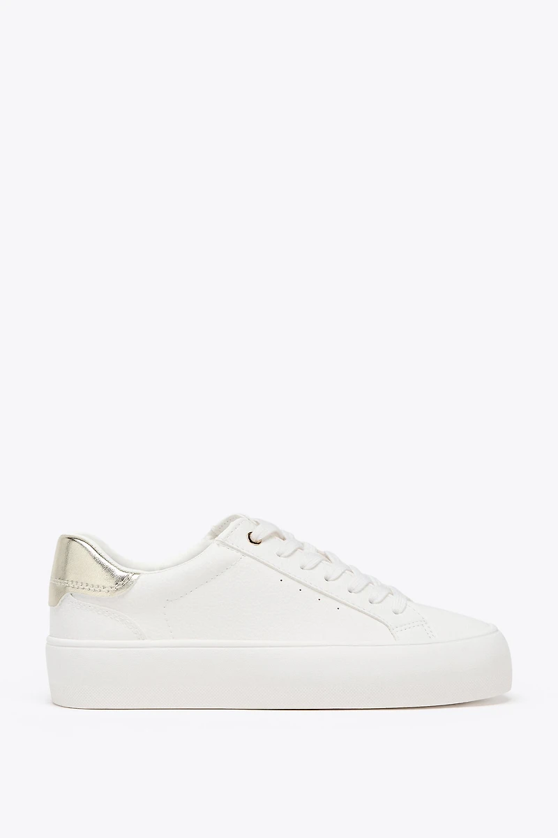 CONTRAST SNEAKERS