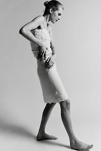 EMBROIDERED LACE KNIT MIDI SKIRT