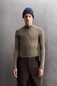 COMPRESSION QUARTER-ZIP SKI T-SHIRT