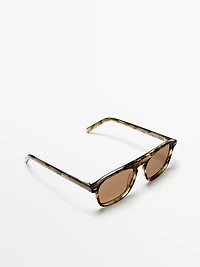 D-frame sunglasses