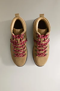 LEATHER HIKING BOOTS