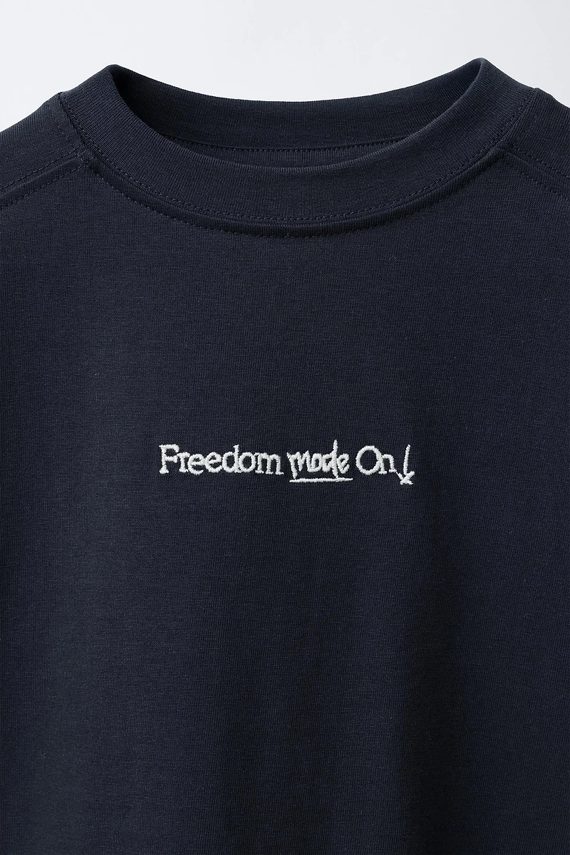 EMBROIDERED TEXT T-SHIRT