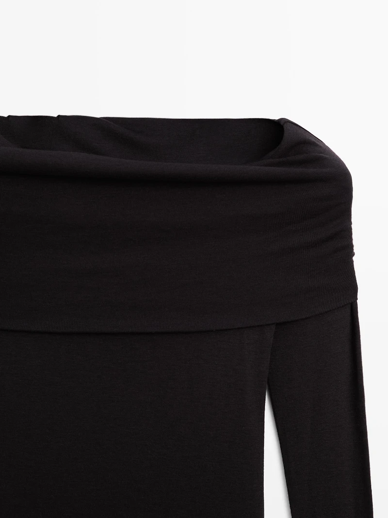 Long sleeve strapless T-shirt