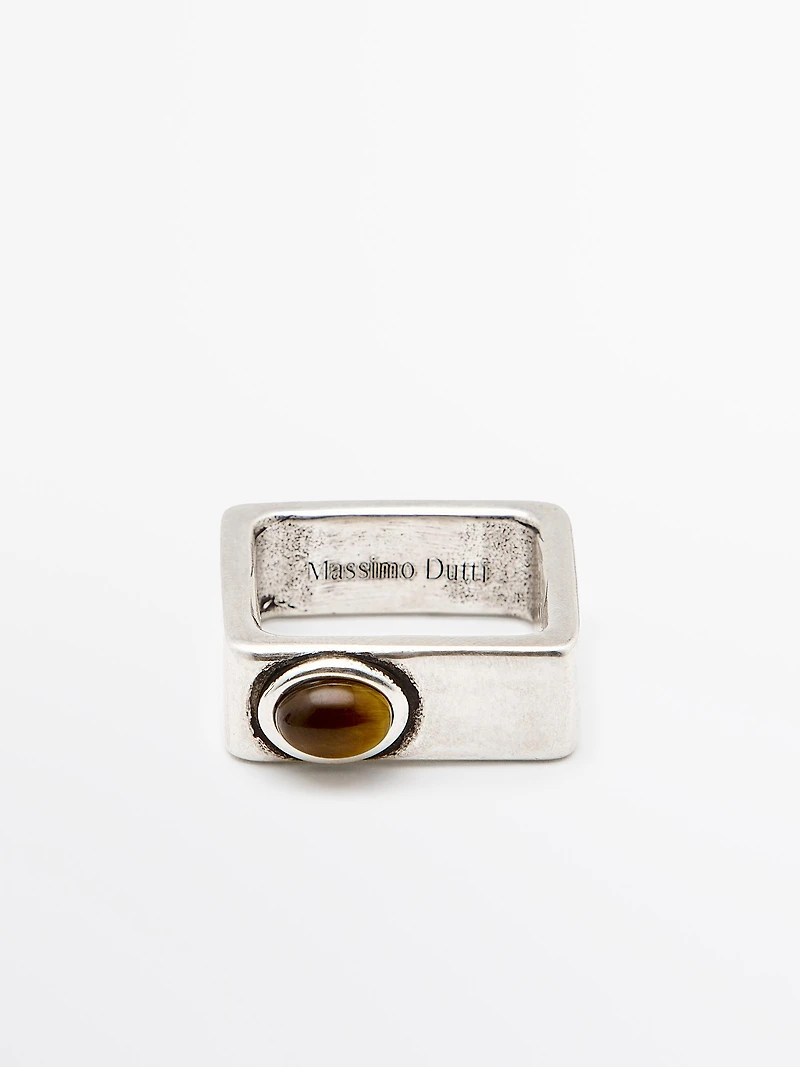 Geometric rings with stone