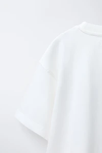 T-SHIRT INSCRIPTION VARSITY