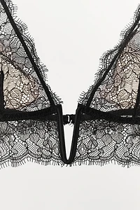 LACE TRIANGLE BRA