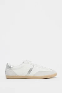 ATHLETIC SHOES