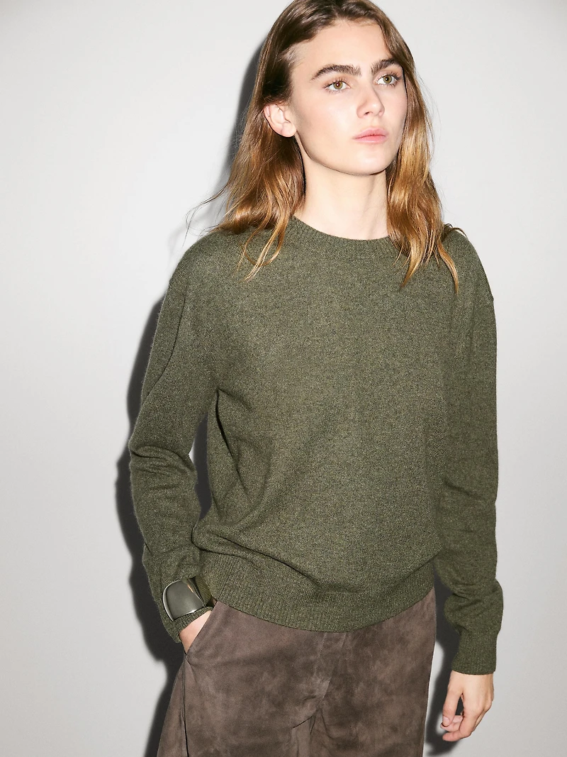 Crew neck cashmere sweater