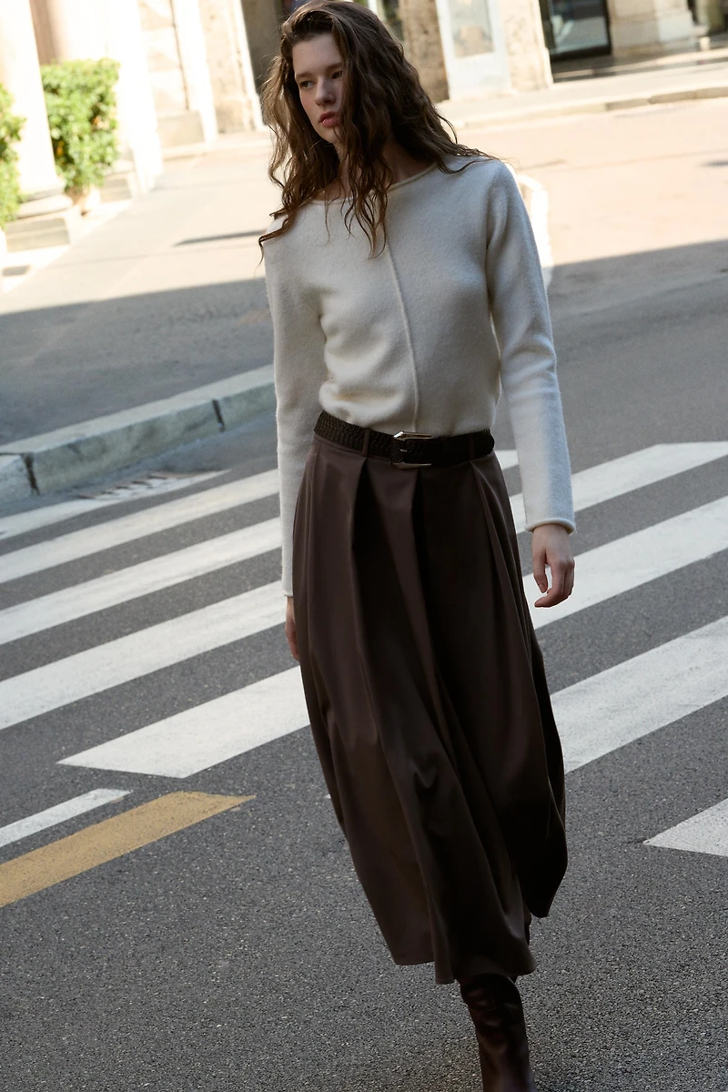 SOFT KNIT SWEATER WITH SEAM DETAIL