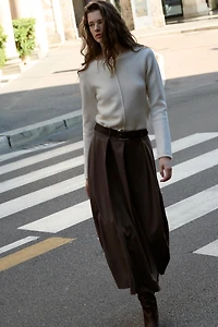 SOFT KNIT SWEATER WITH SEAM DETAIL