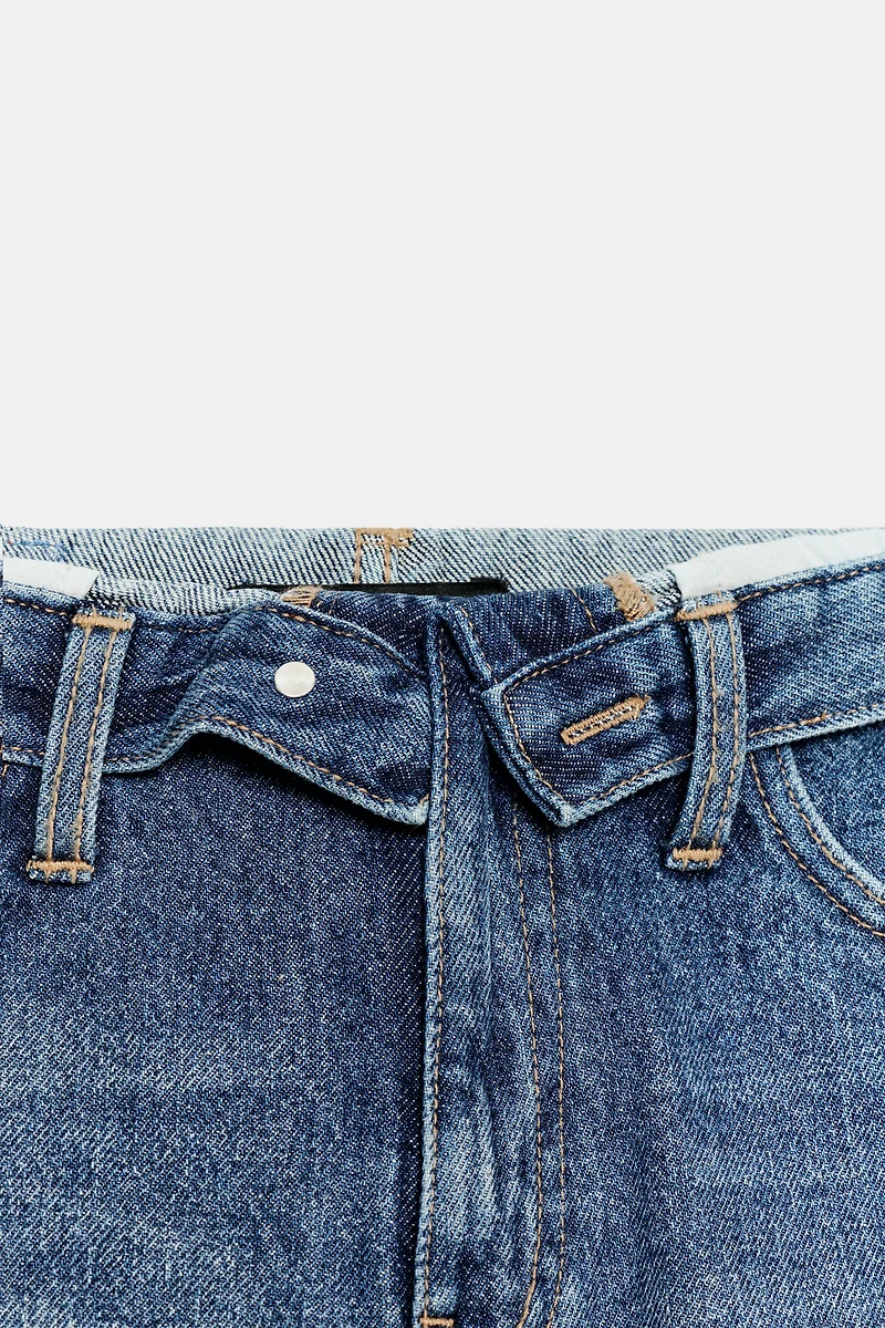 LOW-RISE CUFFED SHORTS