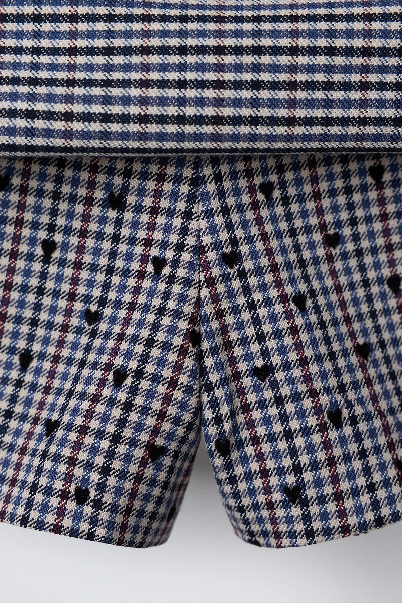 JUPE-SHORT À CARREAUX CŒURS FLOQUÉS