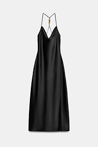 ROBE LONGUE SATINÉE AVEC ACCESSOIRE AU DOS