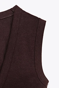 V-NECK TOP