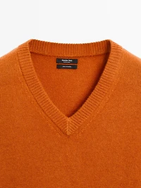 Cashmere V-neck knit sweater