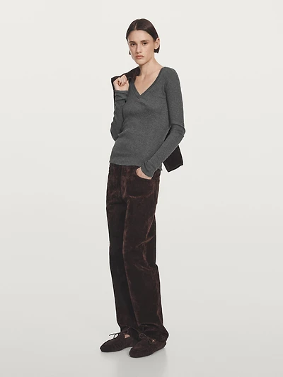 Ribbed V-neck T-shirt with long sleeves