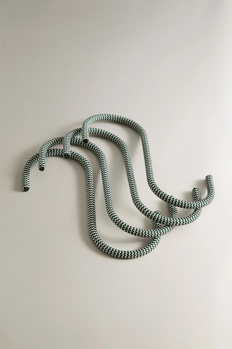 PACK OF HOOKS (PACK OF 4)