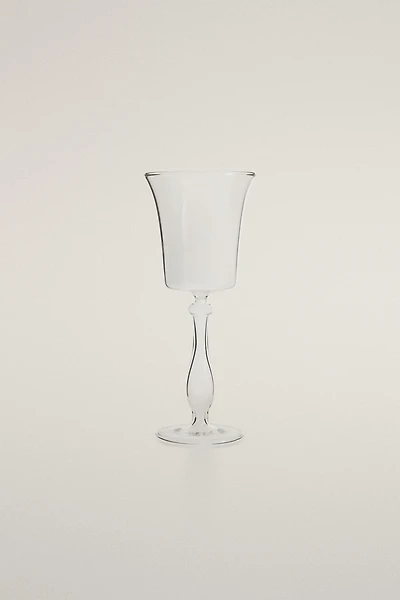 CARVED EFFECT CRYSTALLINE GLASS