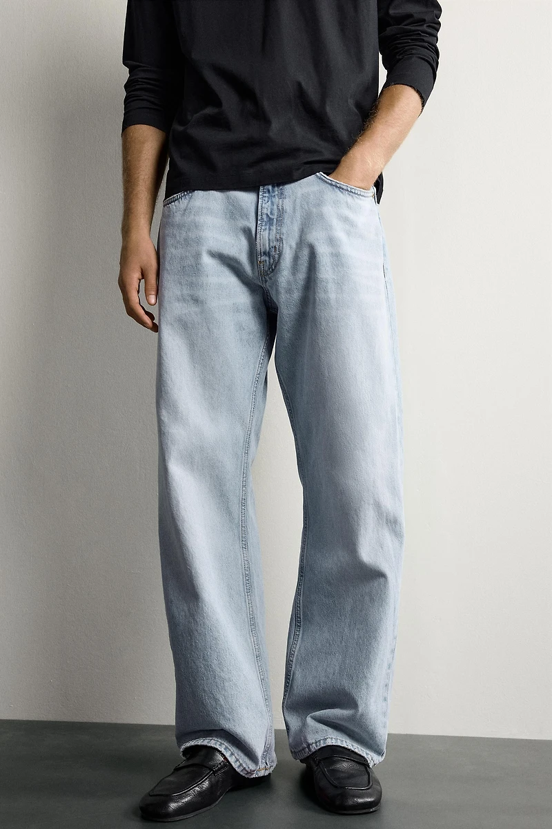 LOOSE FIT JEANS