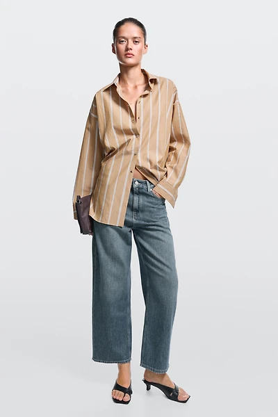 Mid-waist cropped wide-leg jeans