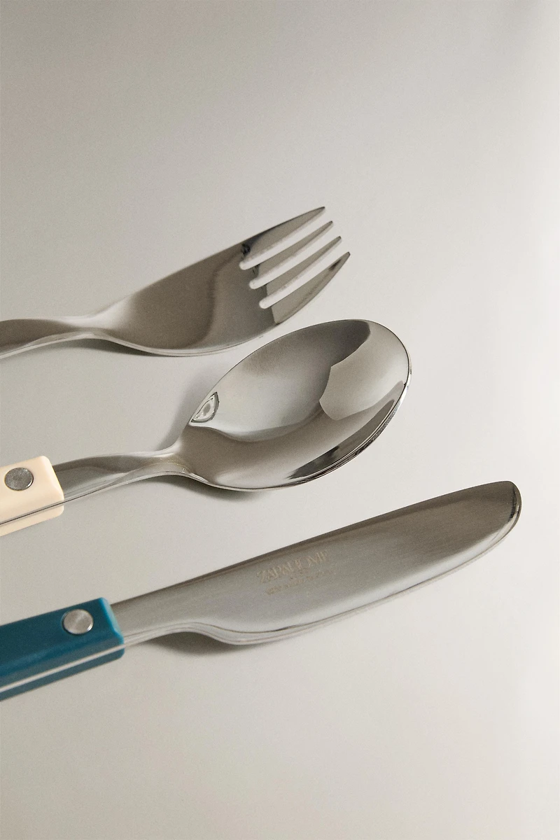 CHILDREN'S FLATWARE SET WITH WARM COLORS (SET OF 3)