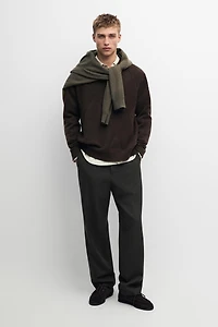 Cashmere wool blend knit sweater with crew neck