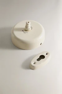 RETRACTABLE WALL CLOTHES LINE