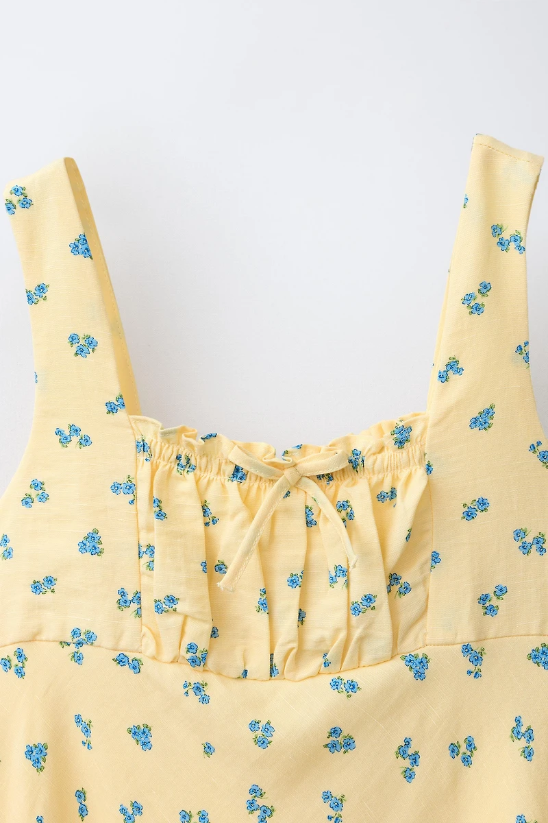 ROBE À FRONCES ET FLEURS