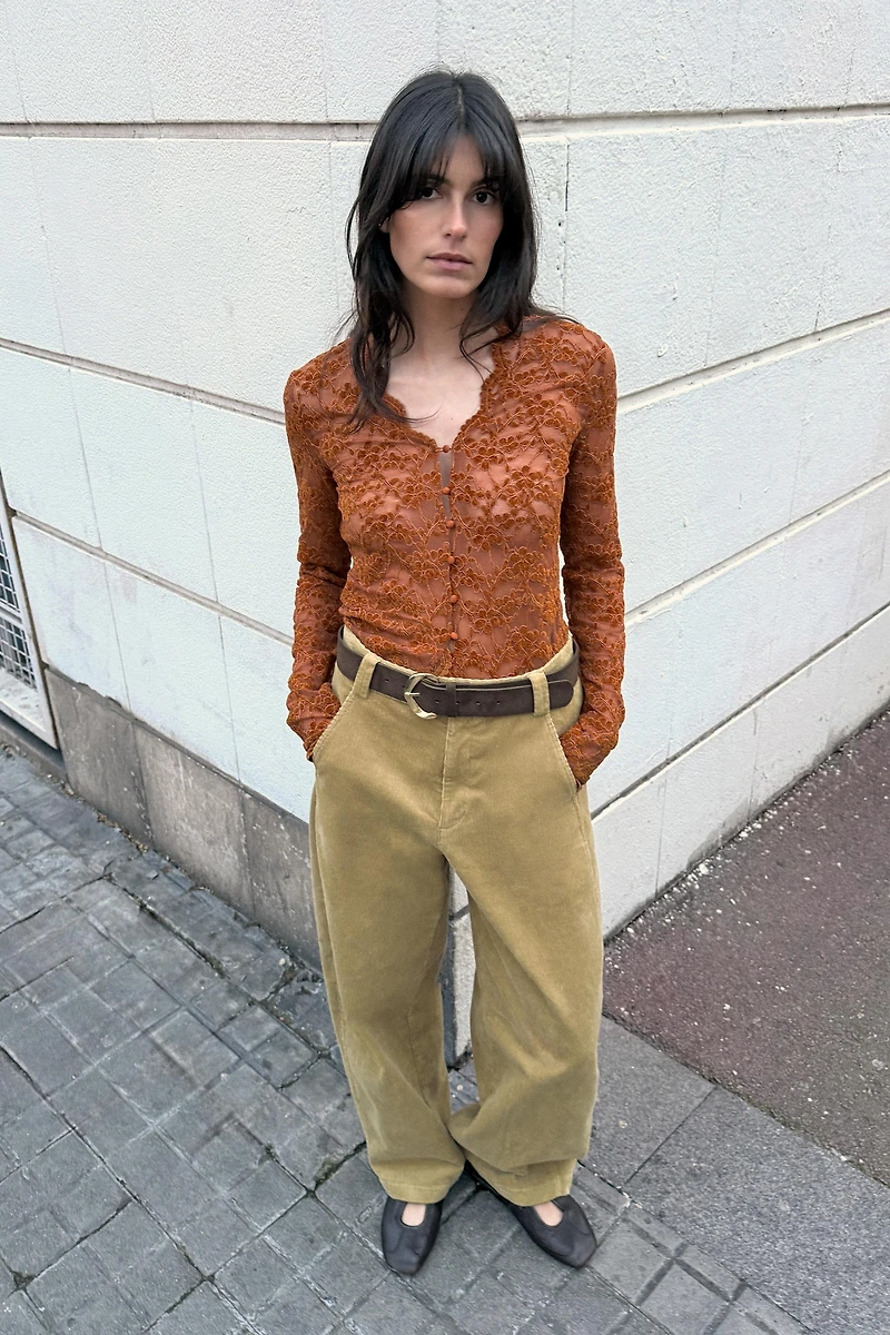 LACE BUTTON TOP