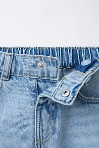 SHORT EN JEAN AVEC PIÈCES CARS FLASH MCQUEEN © DISNEY