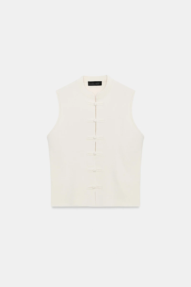 KNIT FROG FASTENING VEST TOP