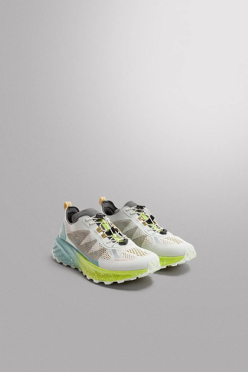 TRAIL RUNNING SNEAKERS