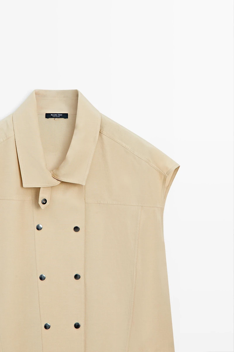 Short sleeve shirt with snap buttons