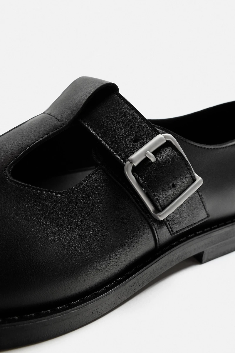LEATHER BUCKLE SHOE