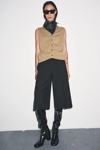 PLAIN KNIT VEST TOP