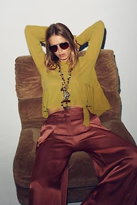 FLOWY RUFFLED BLOUSE