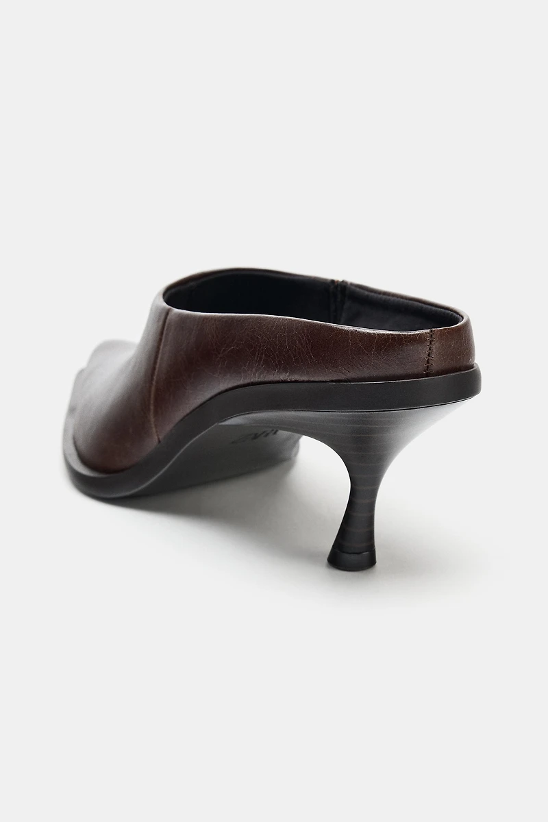 LEATHER TRIM CLOGS