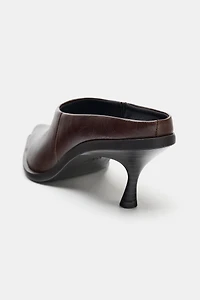 LEATHER TRIM CLOGS
