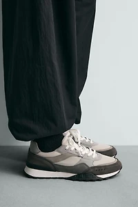 ATHLETIC SNEAKERS