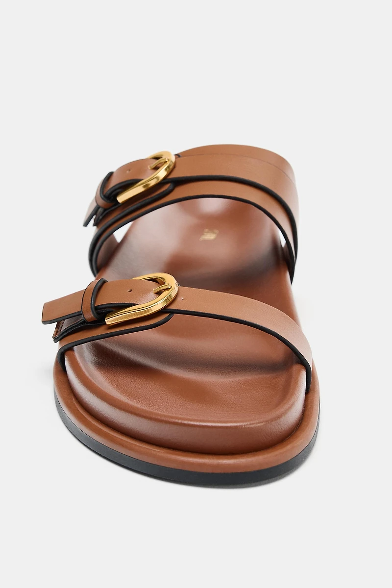 SANDALS WITH BUCKLE DETAIL