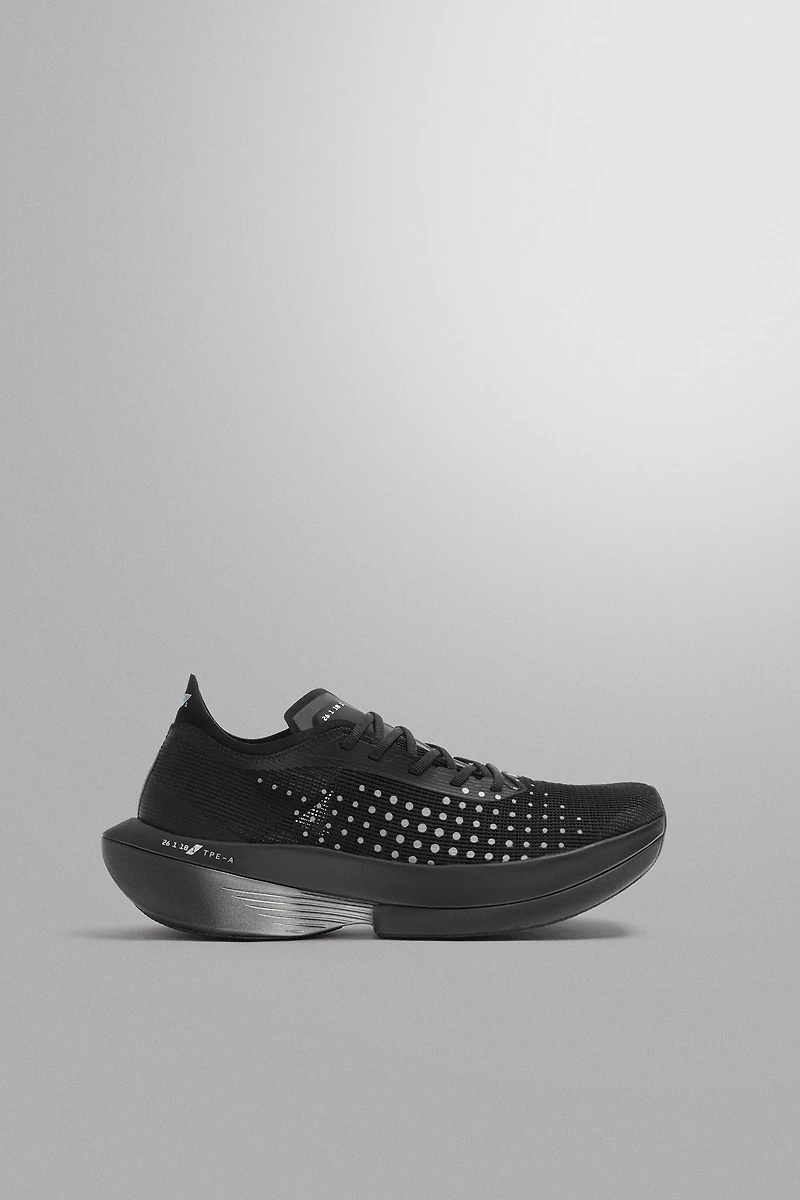 LONG DISTANCE RUNNING SNEAKERS
