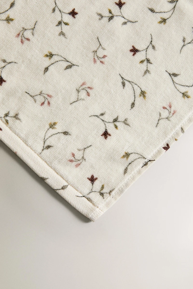 FLORAL BATH TOWEL