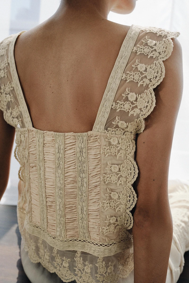 SATIN EFFECT PLEATED LACE TOP