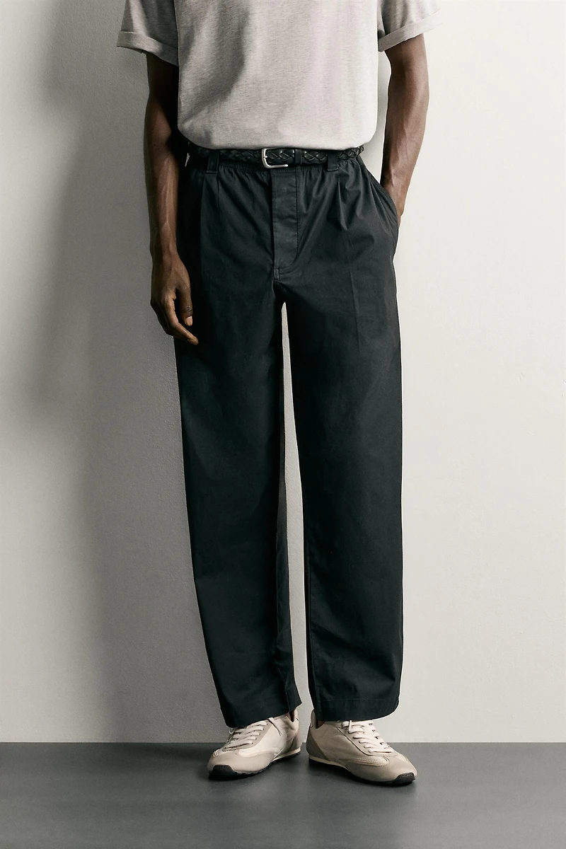 RELAXED FIT PLEATED JOGGER PANTS