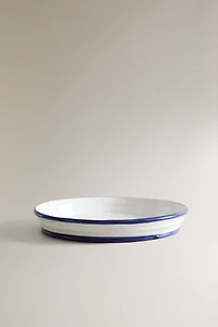 STONEWARE SERVING DISH WITH CONTRASTING RIM
