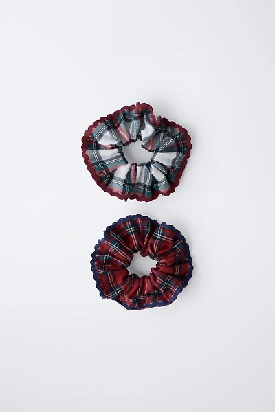 TWO-PACK FLANNEL PLAID SCRUNCHIES